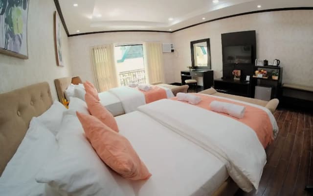 Luisita Central Park Hotel
