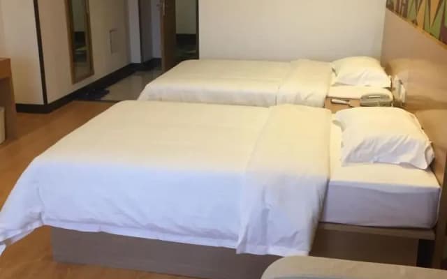 Vatica Xingtai Qiaoxi District Yongkang Street Technical College Hotel