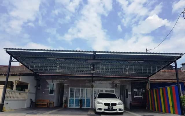 Teruntum 96 Guest House