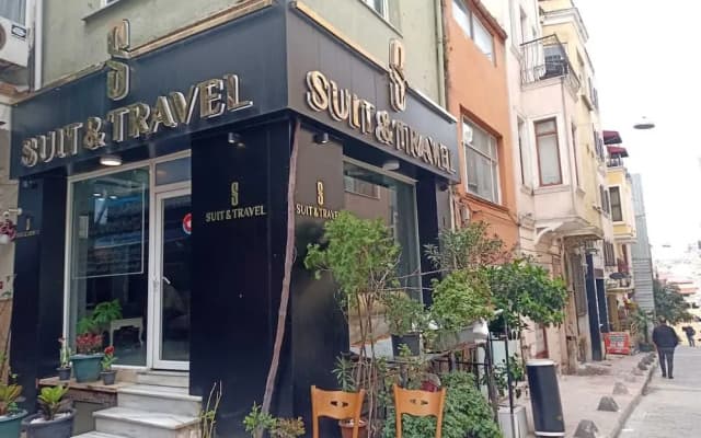 Suit Travel
