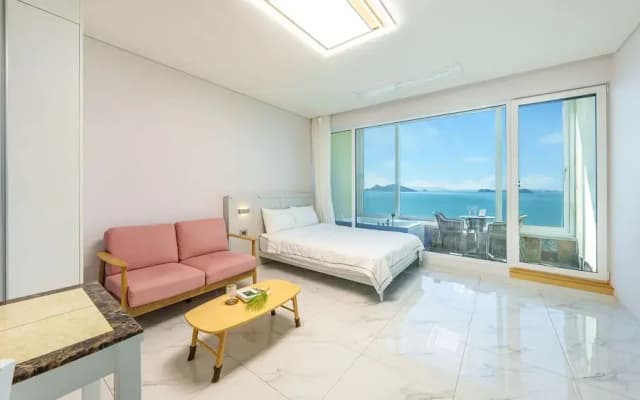 Yeosu Stay Raonpine Spa Pension