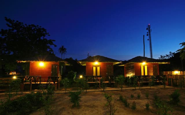 PP Red Tuna Hut