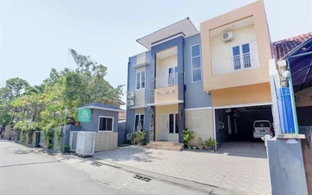 Griya Loka Syariah 1 Sampangan by OYO Rooms