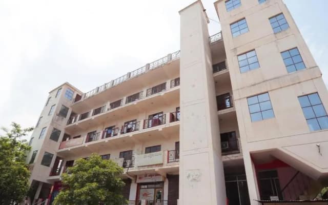 Hotel Mohan by OYO Rooms