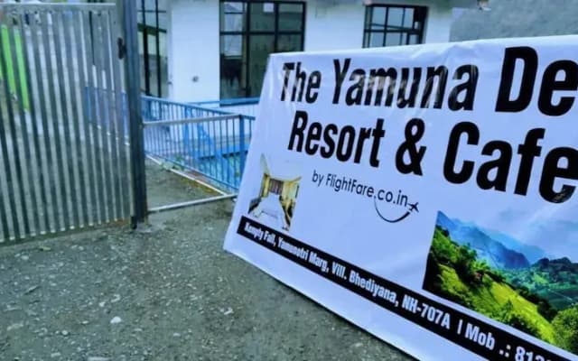 The Yamuna Deck Resort and Cafe