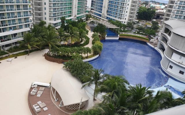 Comfort Condo @ Azure Urban Residences