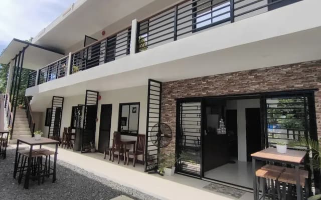 Jmorino Pension House Palawan City Center