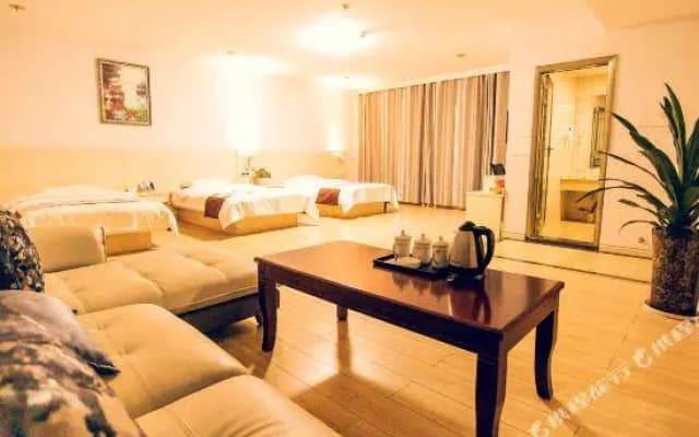Xinyang JinGuan Express Hotel