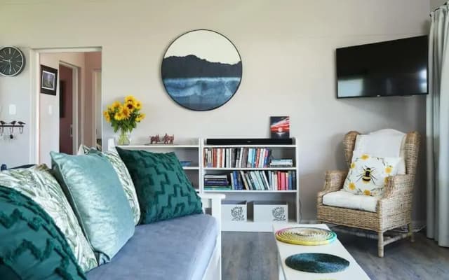 HERON COTTAGE - for your seaside holiday.