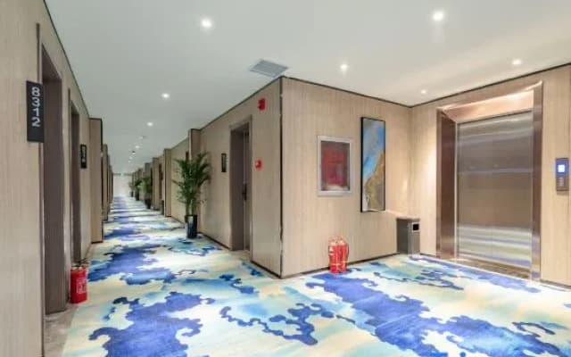 303 Chain Boutique Hotel (Shangqiu south station store)
