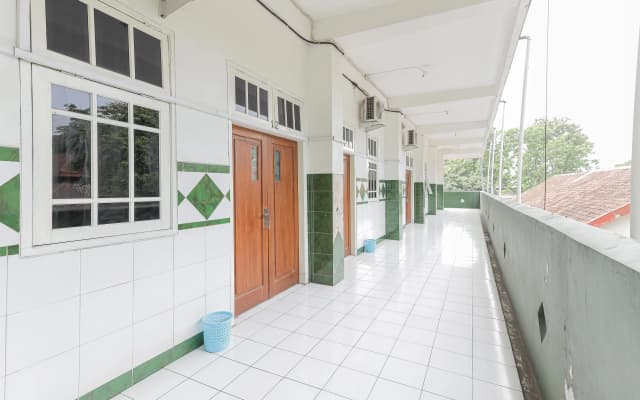 RedDoorz Syariah at Mojosari
