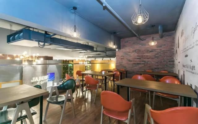 James Joyce Coffetel (Tianjin Wuqing High-speed Railway Station Florence Town)
