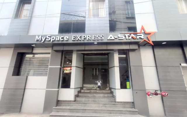 Hotel A Star - 50 Meter from Golden temple