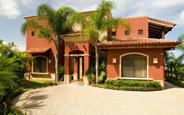Playa Potrero 4 BR Home Large Saltwater Pool Spectacular Views - Villa Oasis