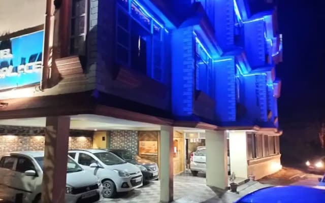 Goroomgo King Palace Shimla