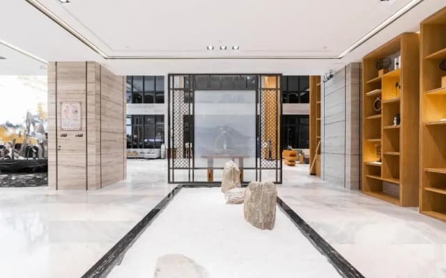 Rezen Longuu Hotel