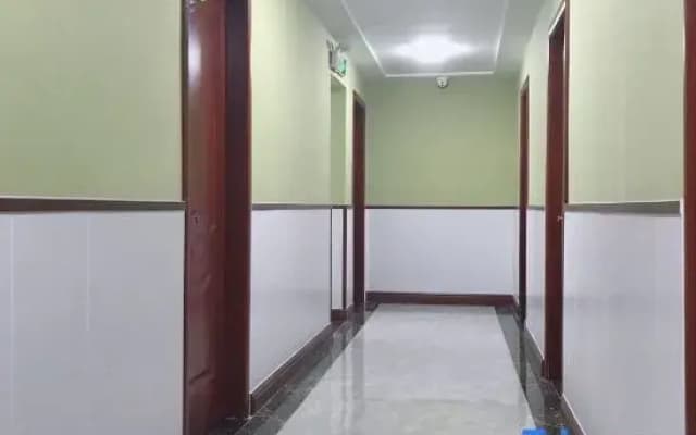Yichun Xurun Business Hotel