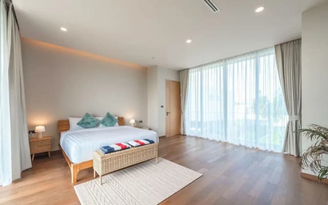 Modern 2-Level Pool Villa Long One A5