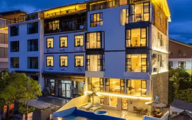 Qianhuan·evelyn·Wangshan Light Luxury Pool Homestay (Libo Xiaoqikong East Gate)