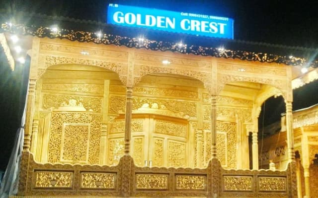 Golden Crest Houseboats