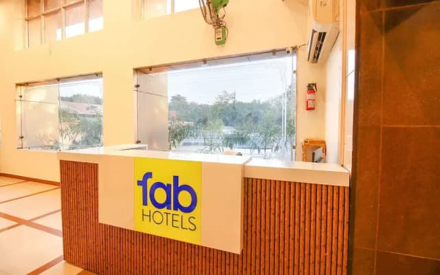 FabHotel Neena Palace