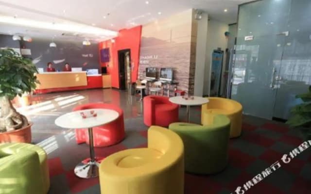 Quan Tong Hotel