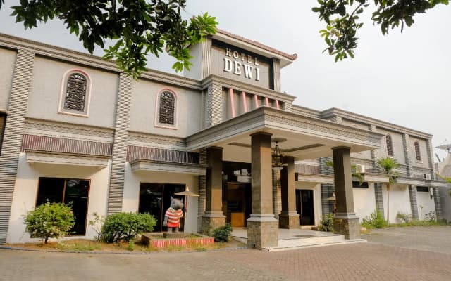 Hotel O Dewi