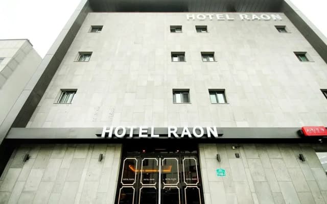 Hotel Raon