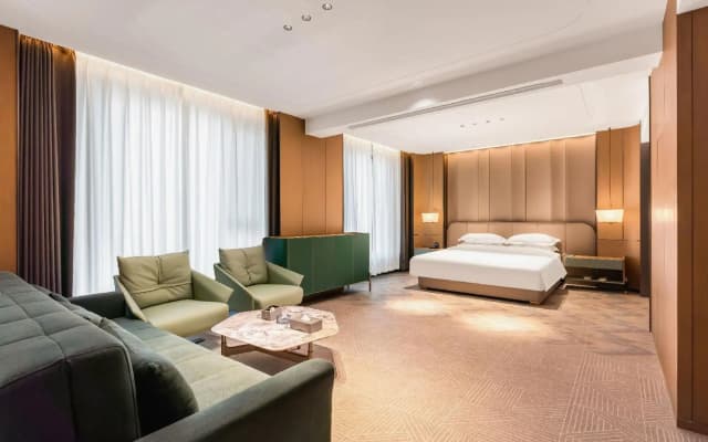Baolifeng International Business Hotel