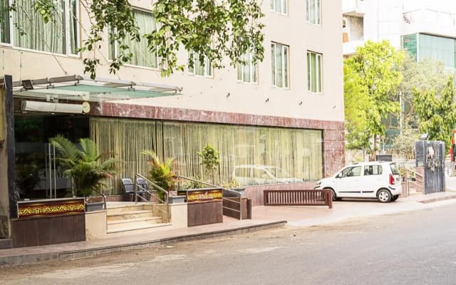 Super Inn Armoise Hotel