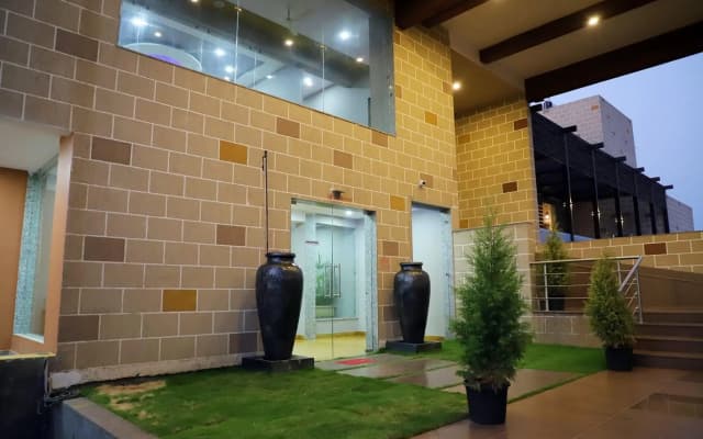 Lion Park Hotel And Resort