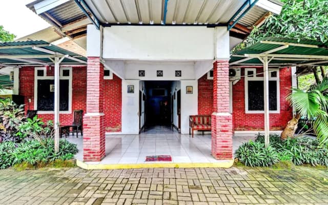 Hotel Syariah by OYO