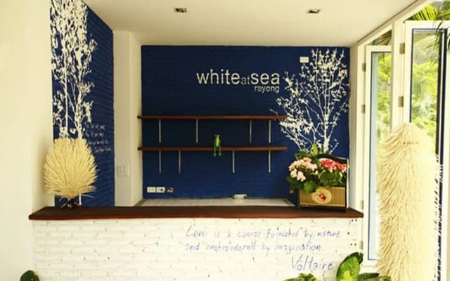 White at Sea Resort
