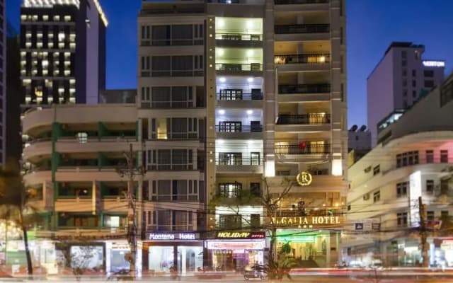 Holiday Hotel