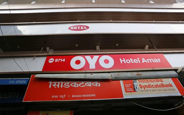 OYO 8714 Hotel Amar