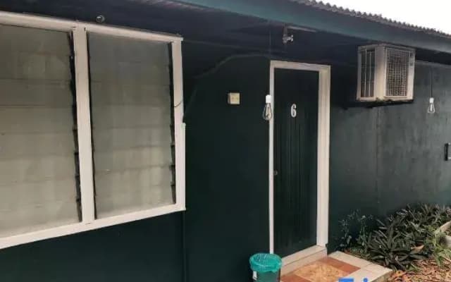 Rumah Tepi Istana