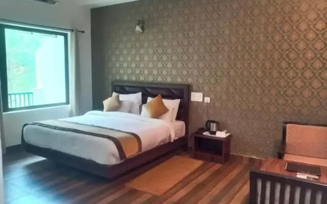 Pineland Chalets And Resort