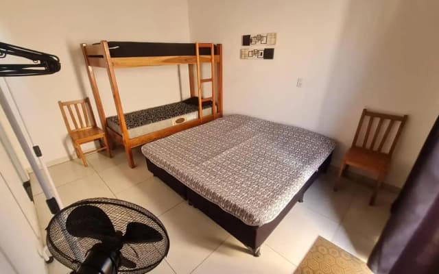 Casa c/ quartos separados + churrasqueira ampla.