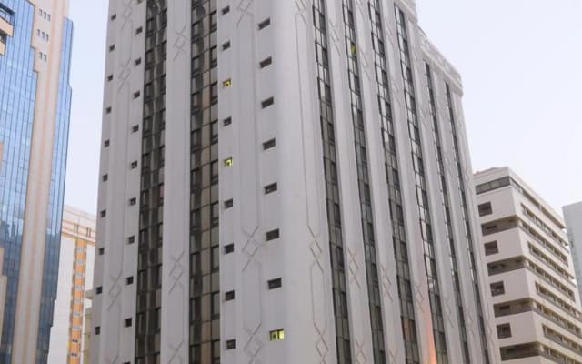 Emirates Plaza Hotel