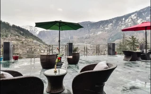 Hotel Snow Crests Manor