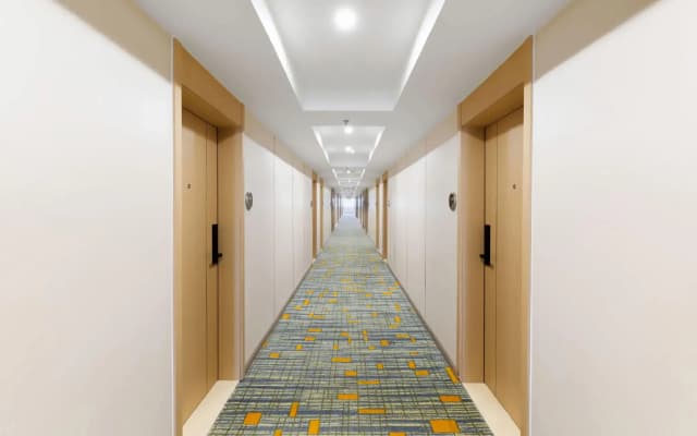 Katie Hotel (Nanning Anji Avenue 33 Middle Metro Station)
