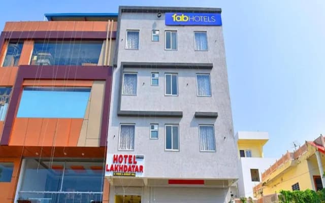 Fabhotel Lakhdatar