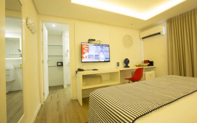 Dolphin Hotel