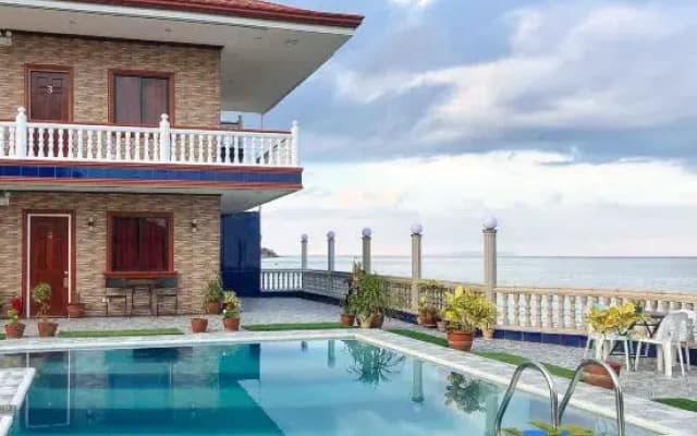 RedDoorz Plus @ Billys Resort Oslob