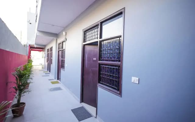 Hotel Spark Inn || Near Motherhood Hospital