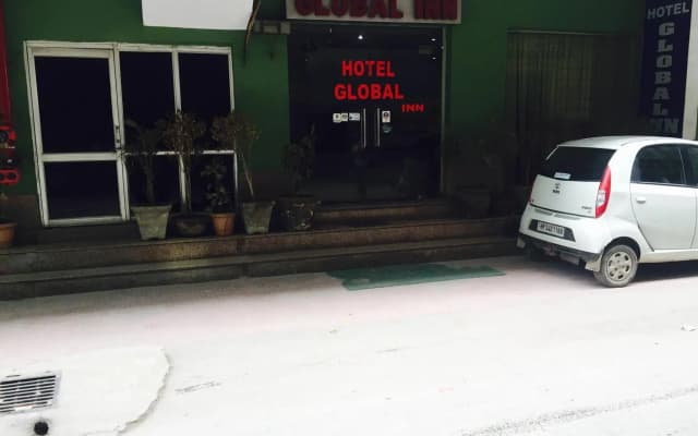 OYO 9148 Hotel Global Inn