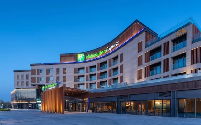 Holiday Inn Express Dalian Golden Pebble Beach by IHG