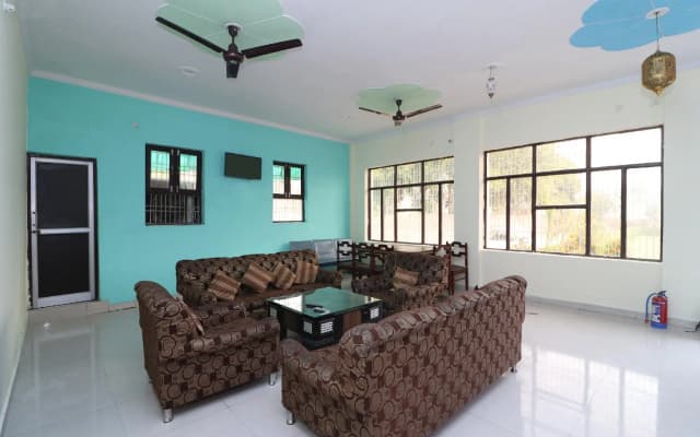 OYO 29261 Orchid Villa