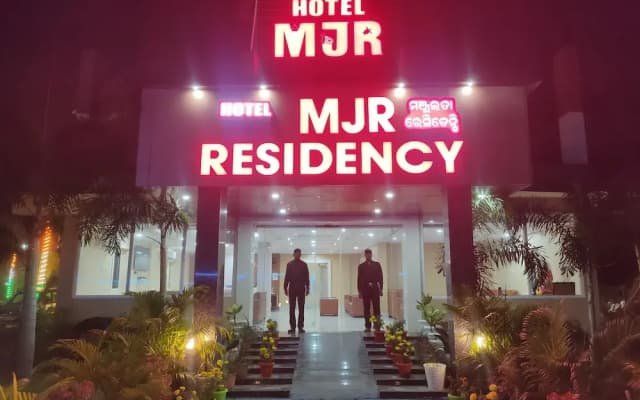 Hotel MJR - Free Pickup and Drop Temple, Sea Beach & Puri Railway Station