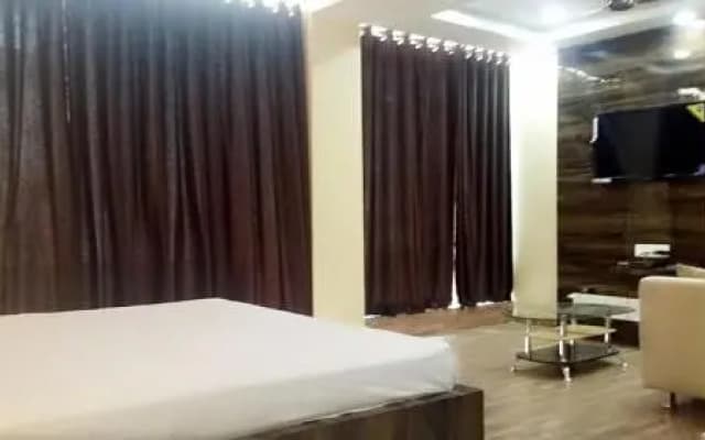 Hotel Crystal International
